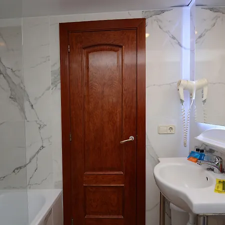 Don Angel & & Padel- Adults Recommended Santa Susanna